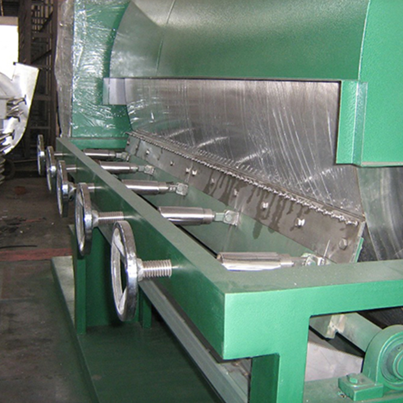 Triomadóir scraper sorcóir hg